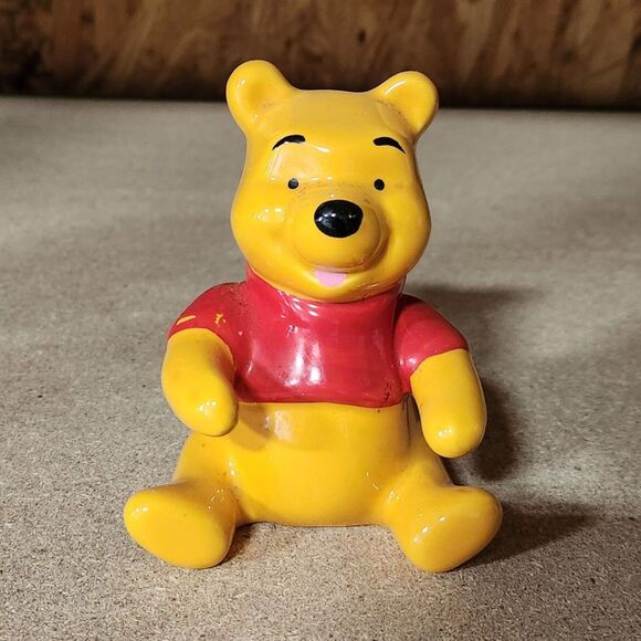 Winnie the Pooh Figurine Salt & Pepper Shaker – Vintage Style, Decorative Piece - Picture 1 of 3